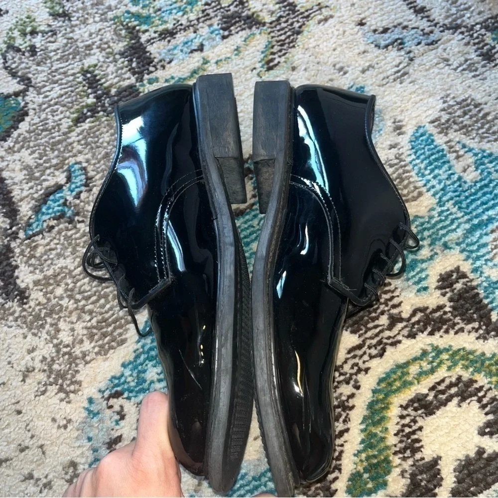 Men’s black Vibram Oxford dress shoes
